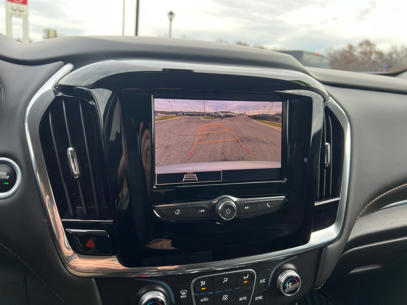 2020 Chevrolet Traverse LS 26