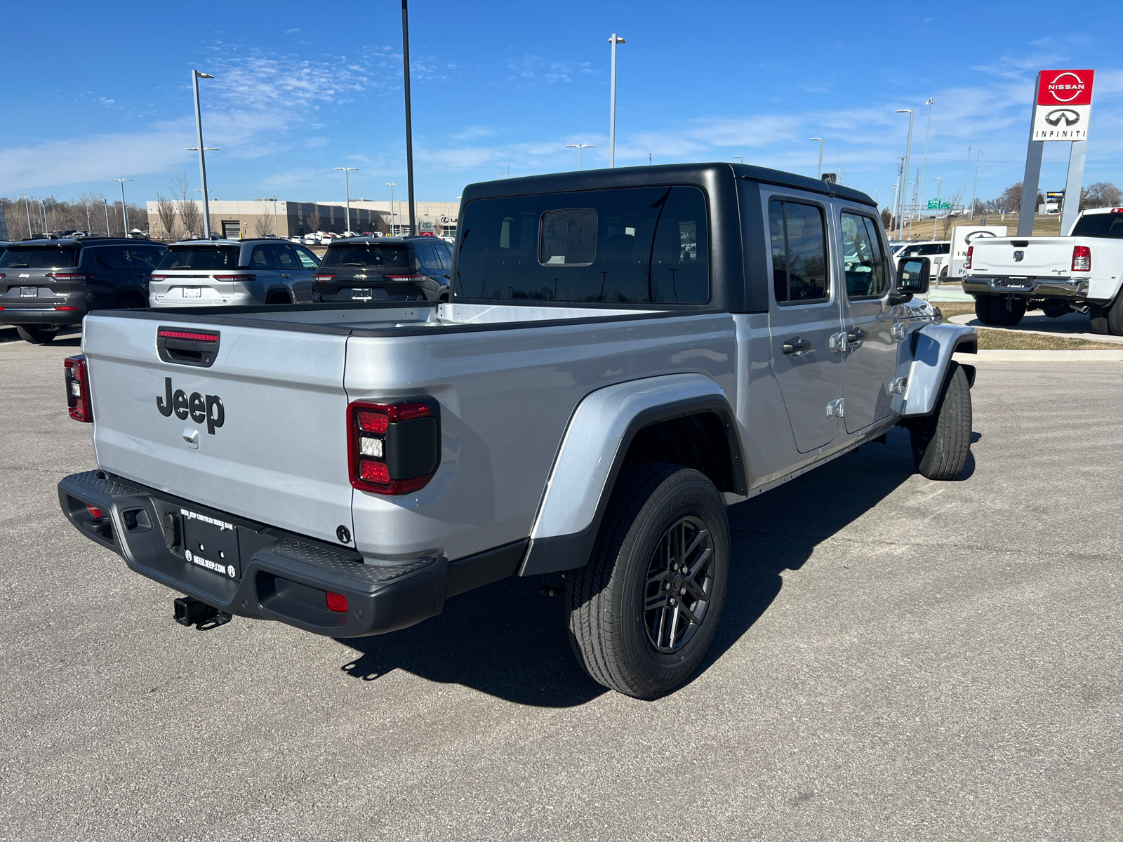 2024 Jeep Gladiator Sport S 4x4 9