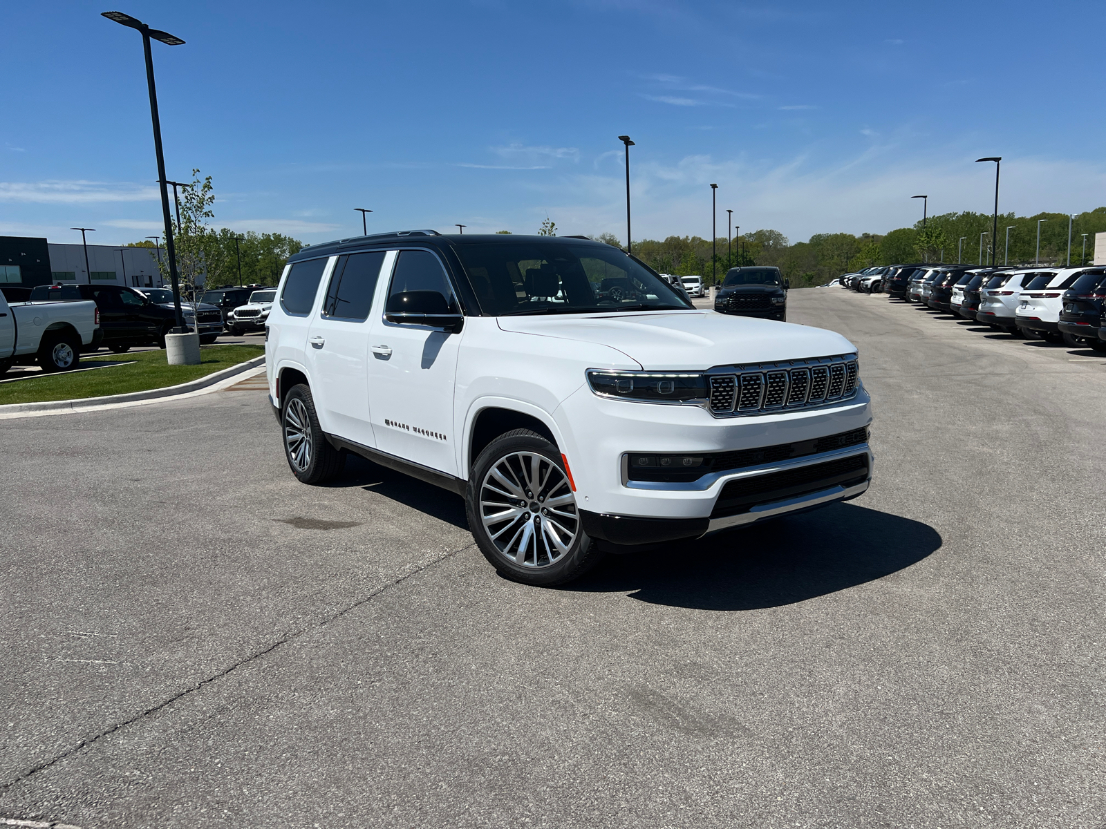 2024 Jeep Grand Wagoneer Series III 1