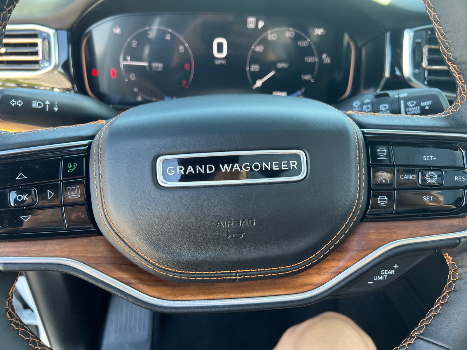 2024 Jeep Grand Wagoneer Series III 26