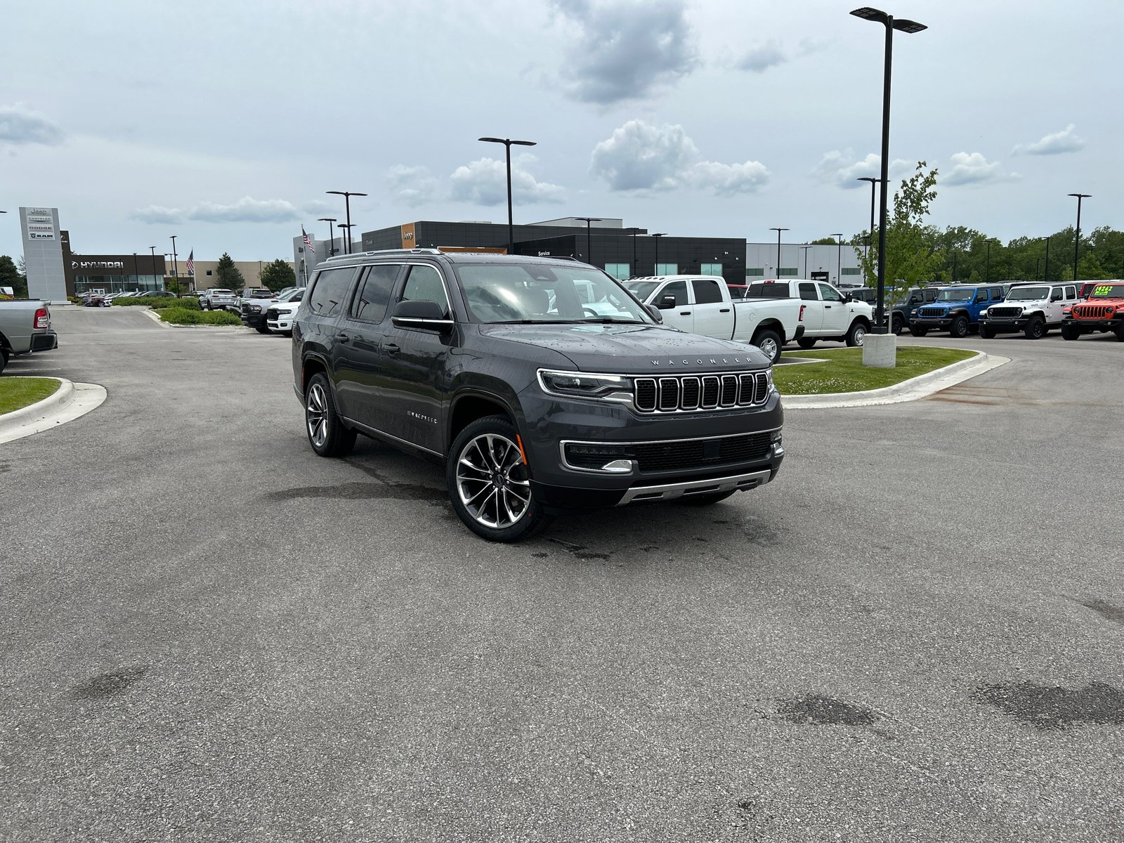 2024 Jeep Wagoneer L Series III 1