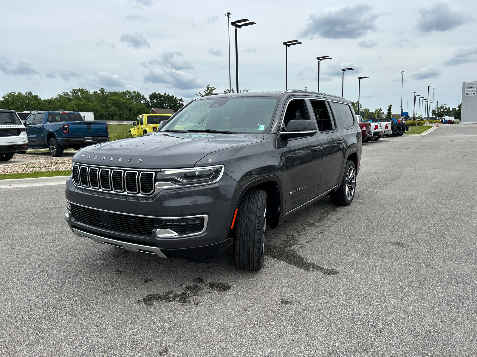 2024 Jeep Wagoneer L Series III 4