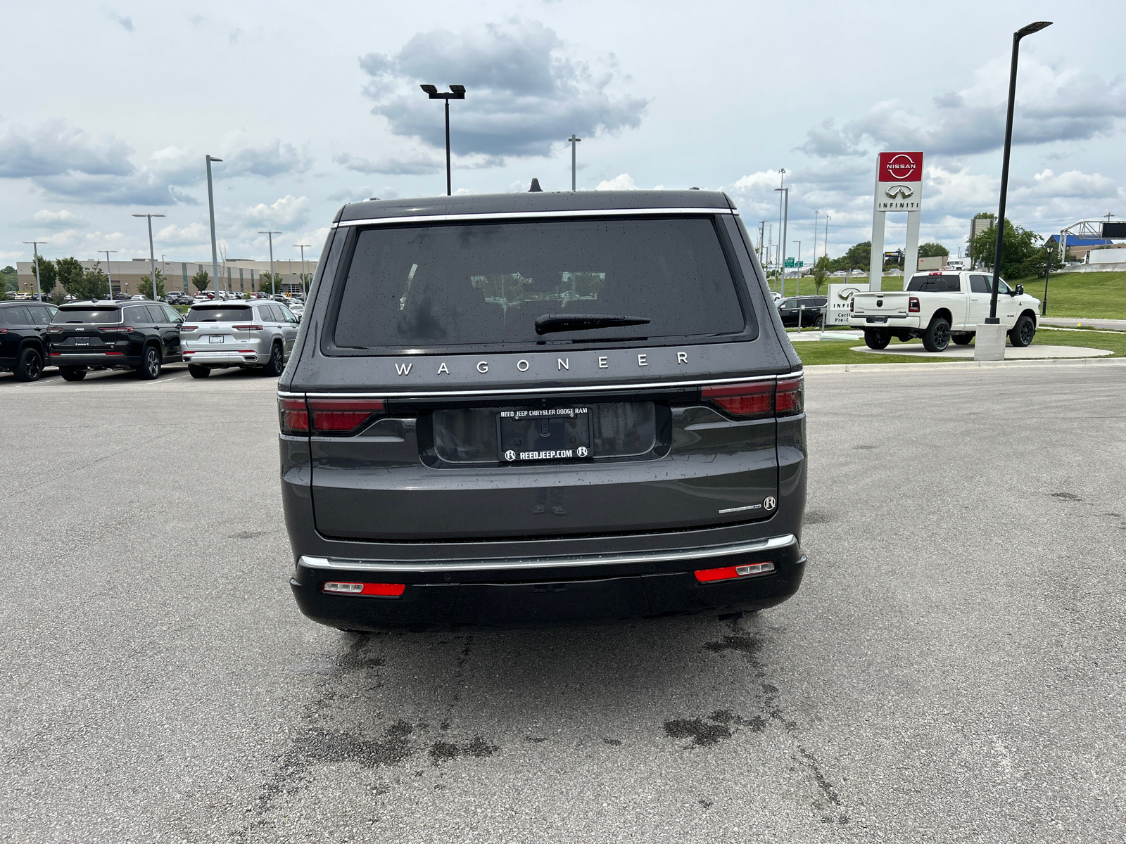 2024 Jeep Wagoneer L Series III 8