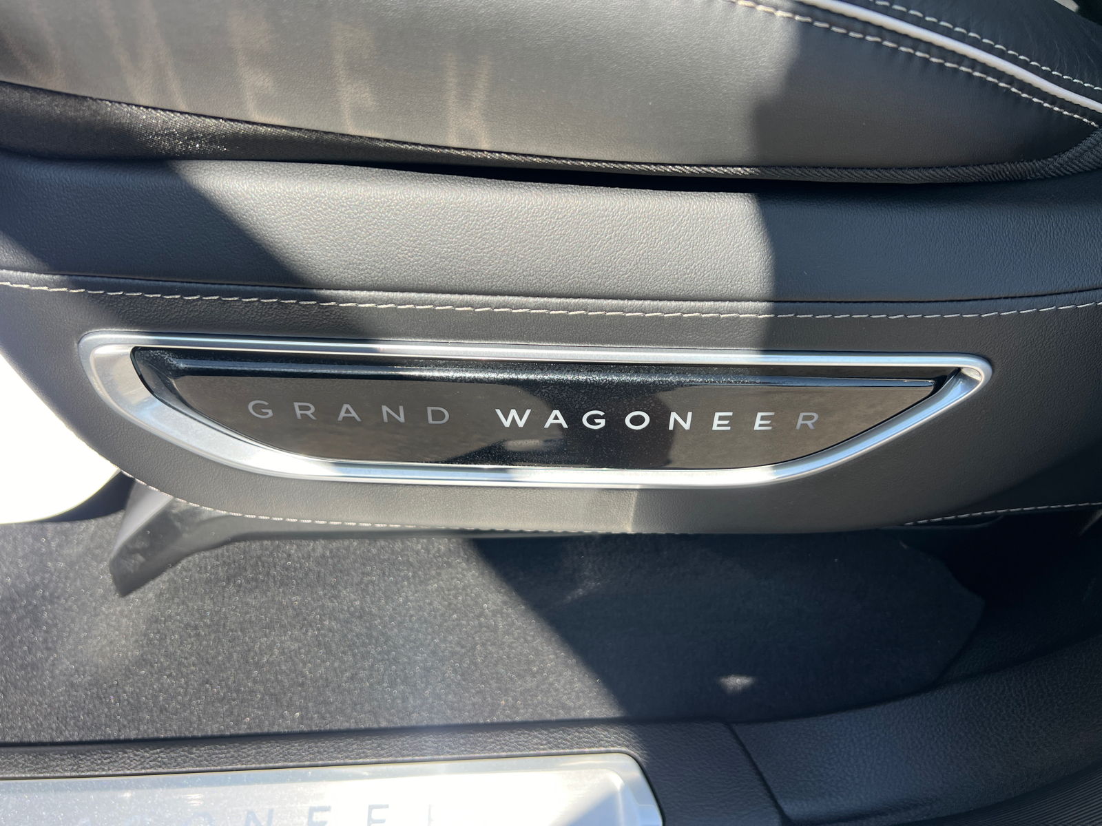 2024 Jeep Grand Wagoneer L Series II 24