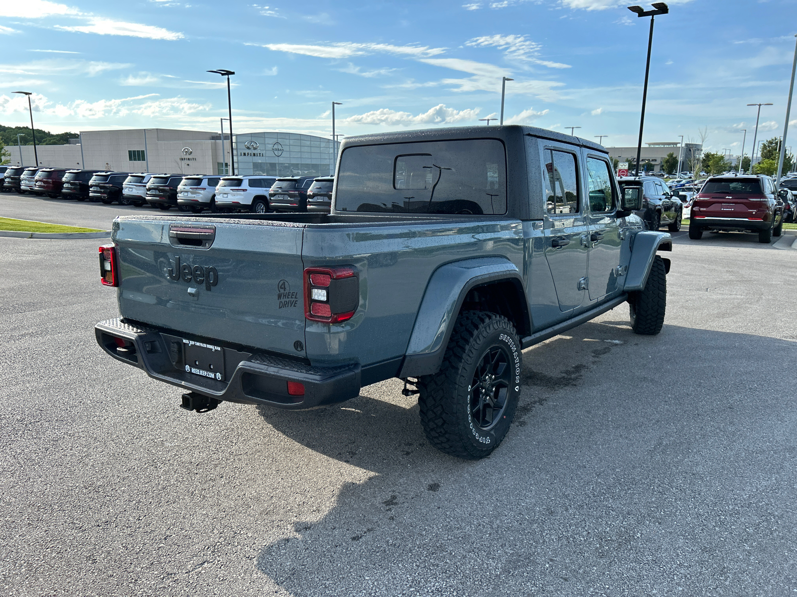 2024 Jeep Gladiator Willys 4x4 9