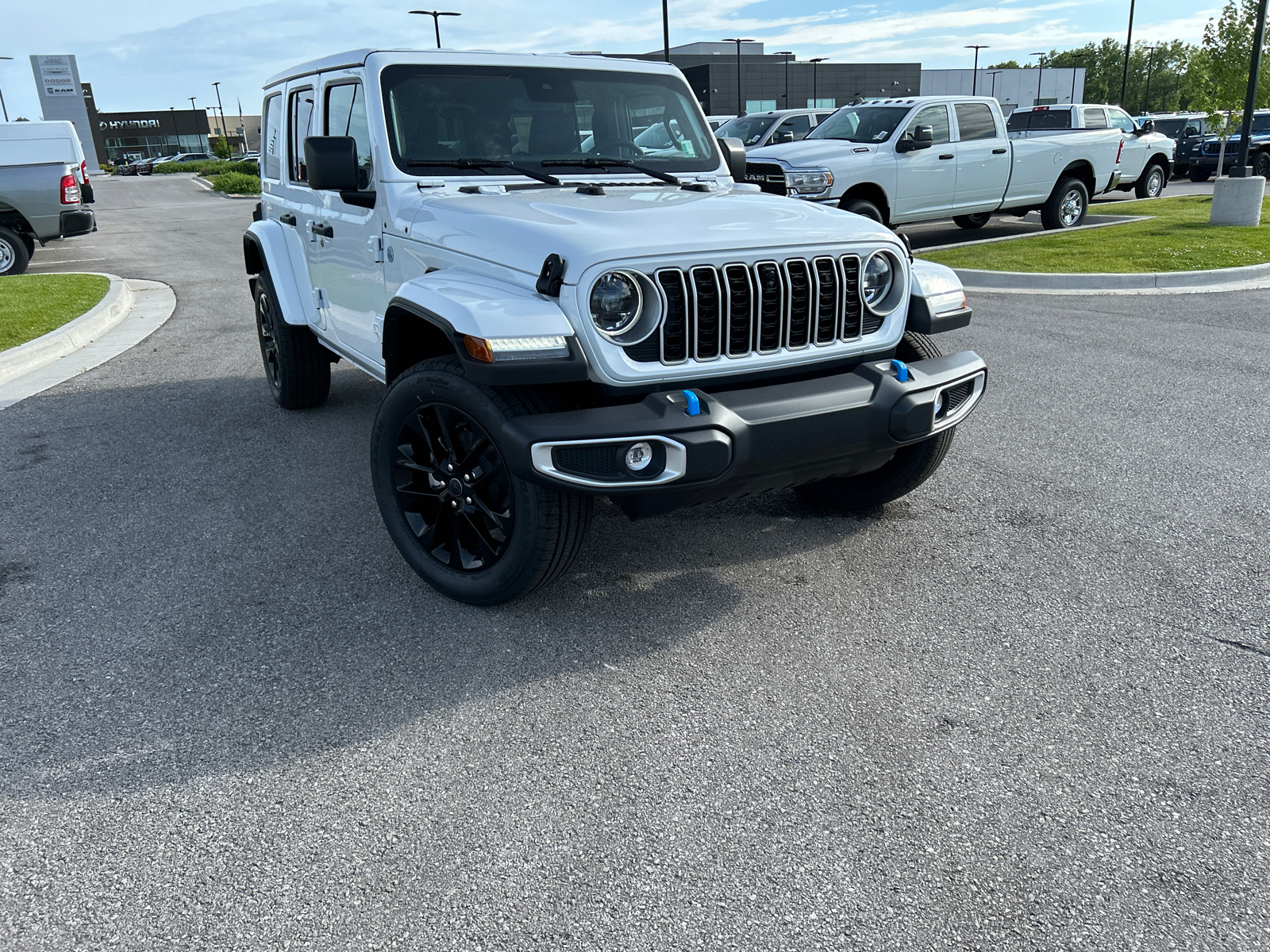 2024 Jeep Wrangler 4xe Sahara 2