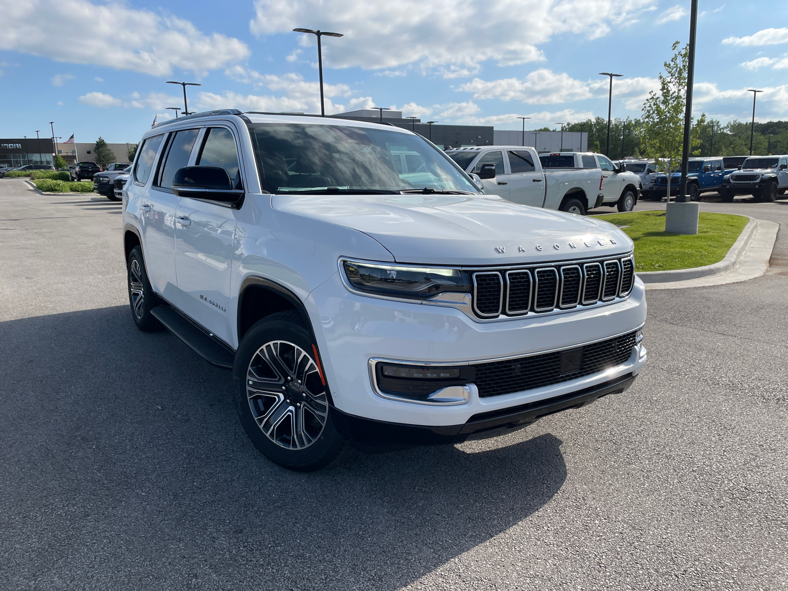 2024 Jeep Wagoneer  2