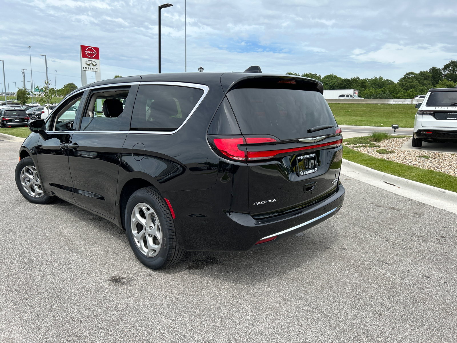 2024 Chrysler Pacifica Limited 7