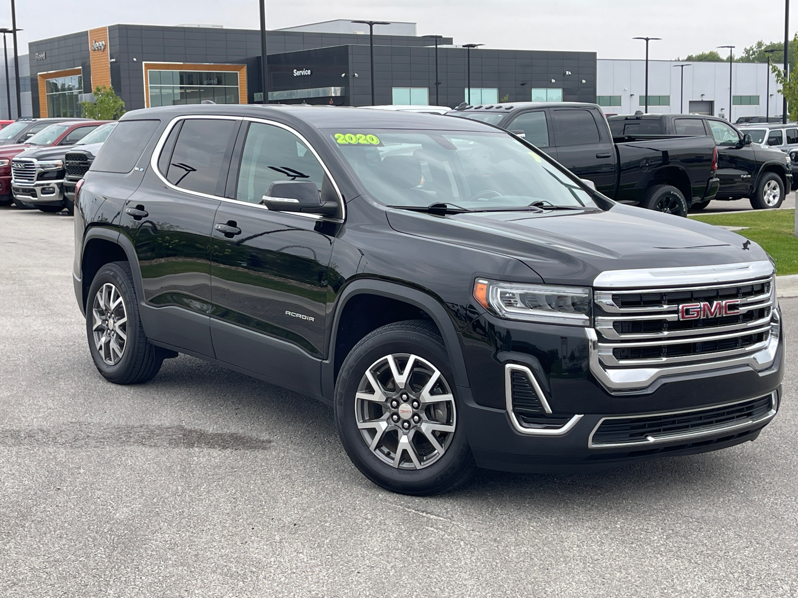 2020 GMC Acadia SLE 1