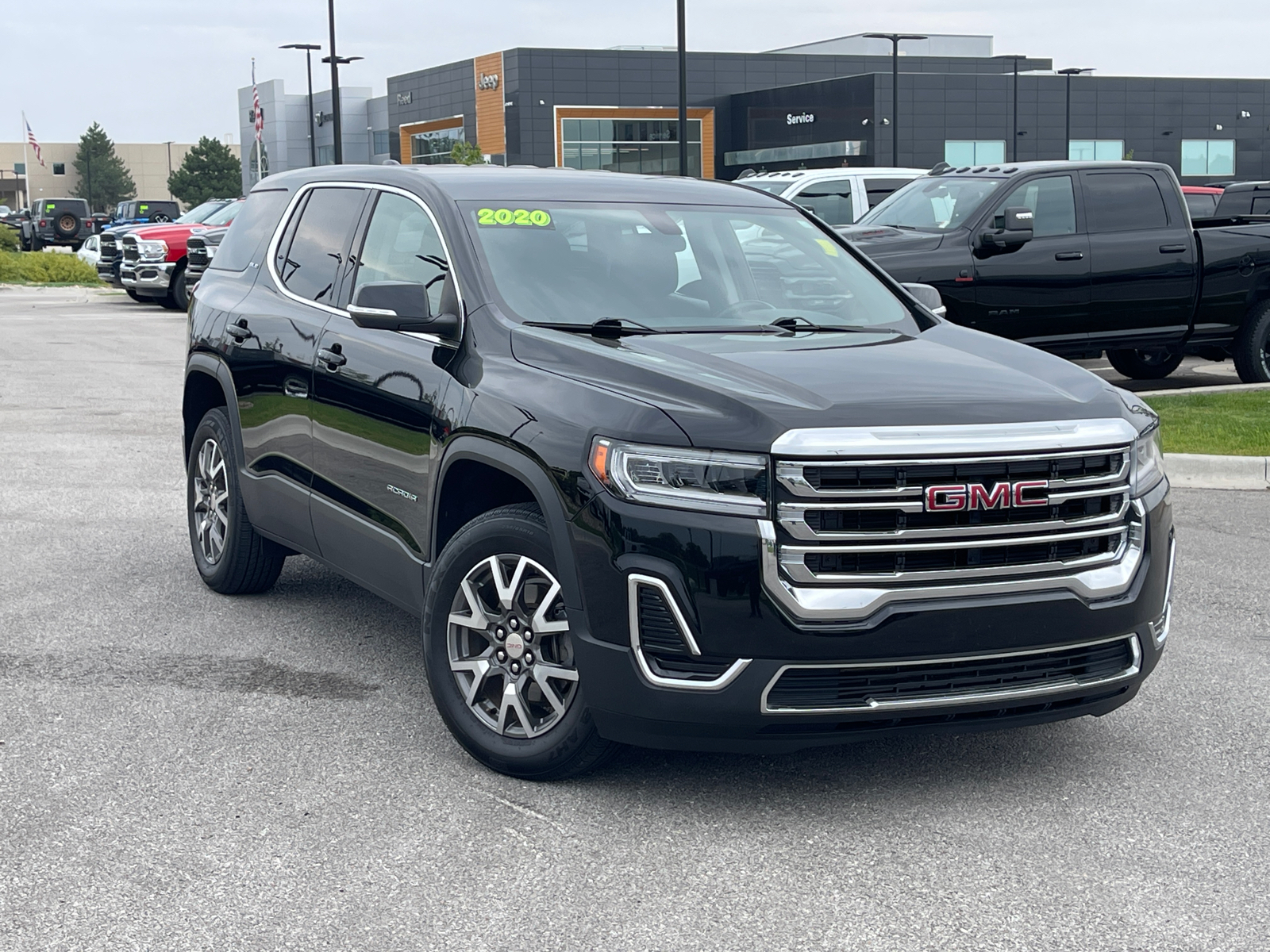 2020 GMC Acadia SLE 2