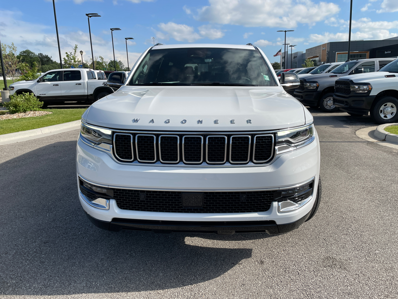 2024 Jeep Wagoneer  3