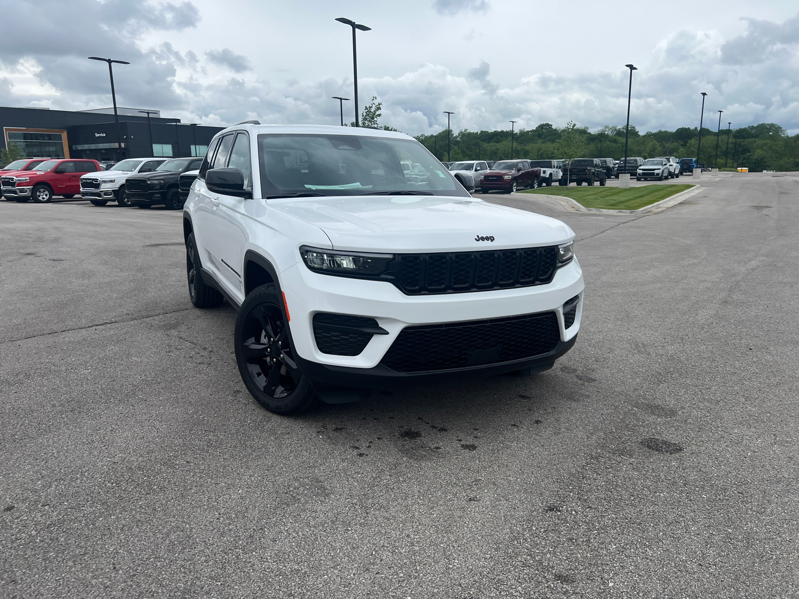 2024 Jeep Grand Cherokee Altitude X 2