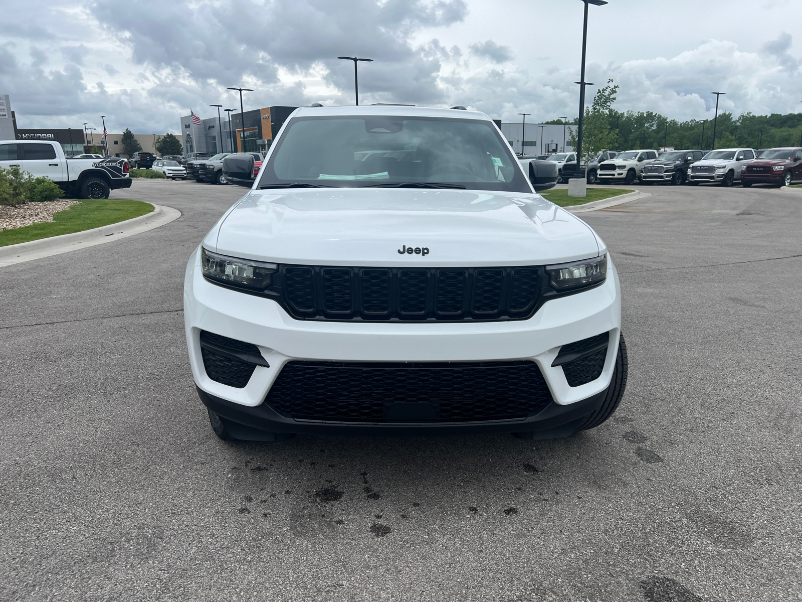 2024 Jeep Grand Cherokee Altitude X 3