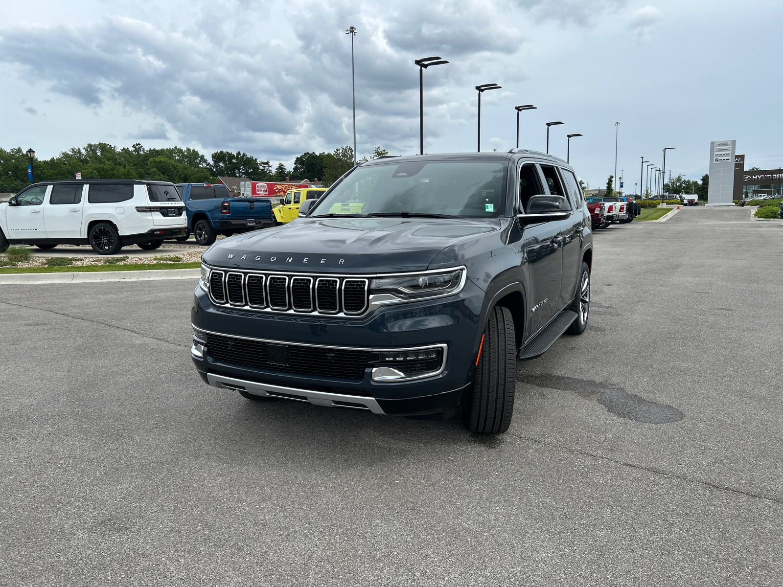 2024 Jeep Wagoneer Series II 4