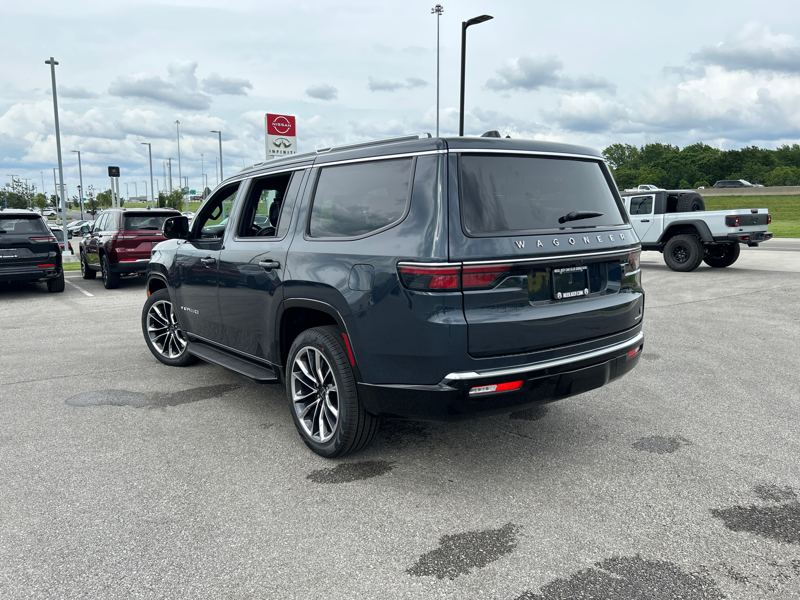 2024 Jeep Wagoneer Series II 7