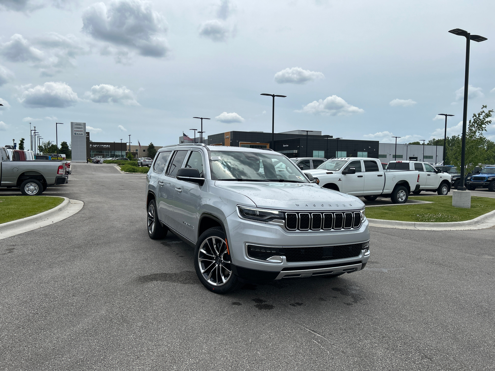 2024 Jeep Wagoneer L Series III 1