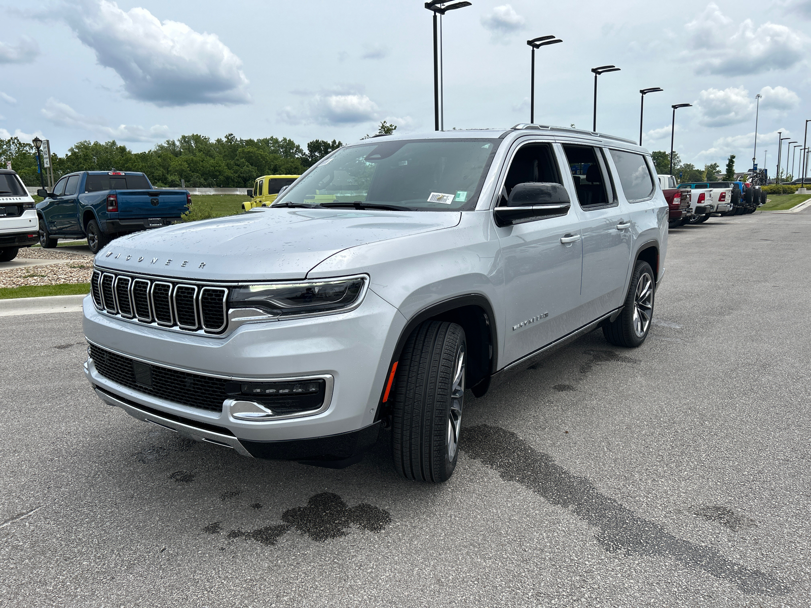 2024 Jeep Wagoneer L Series III 4