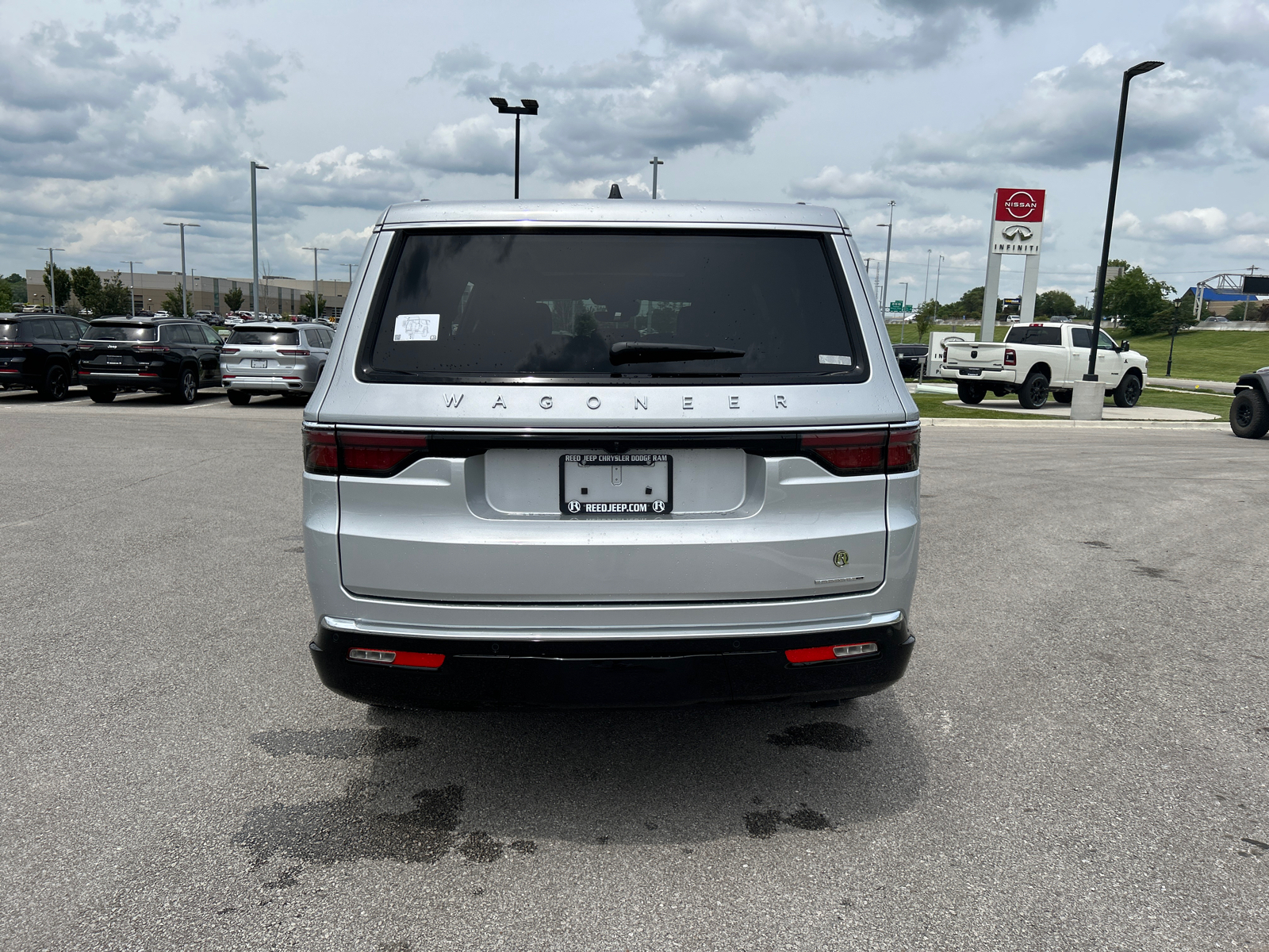 2024 Jeep Wagoneer L Series III 8