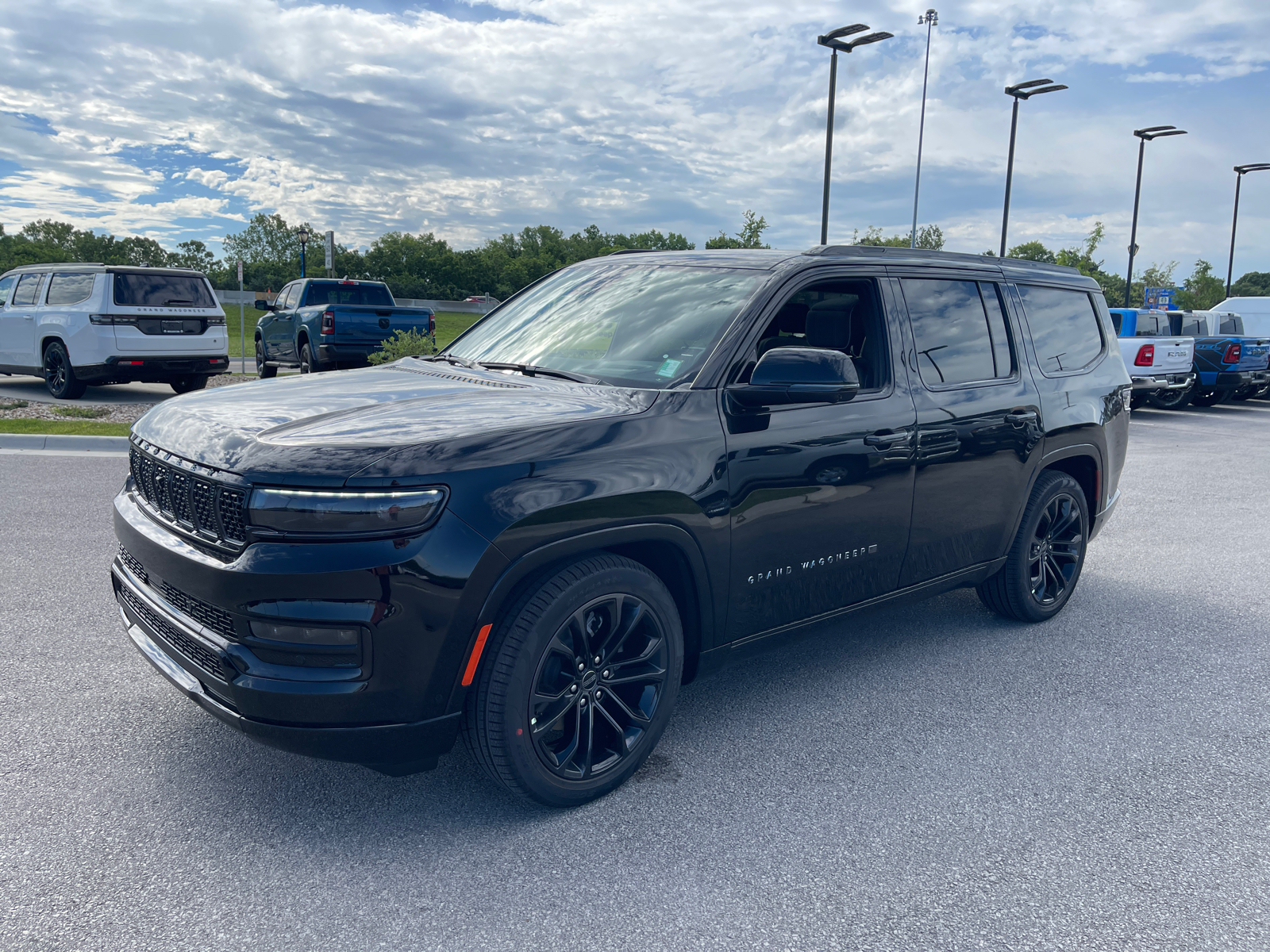 2024 Jeep Grand Wagoneer Series II Obsidian 4