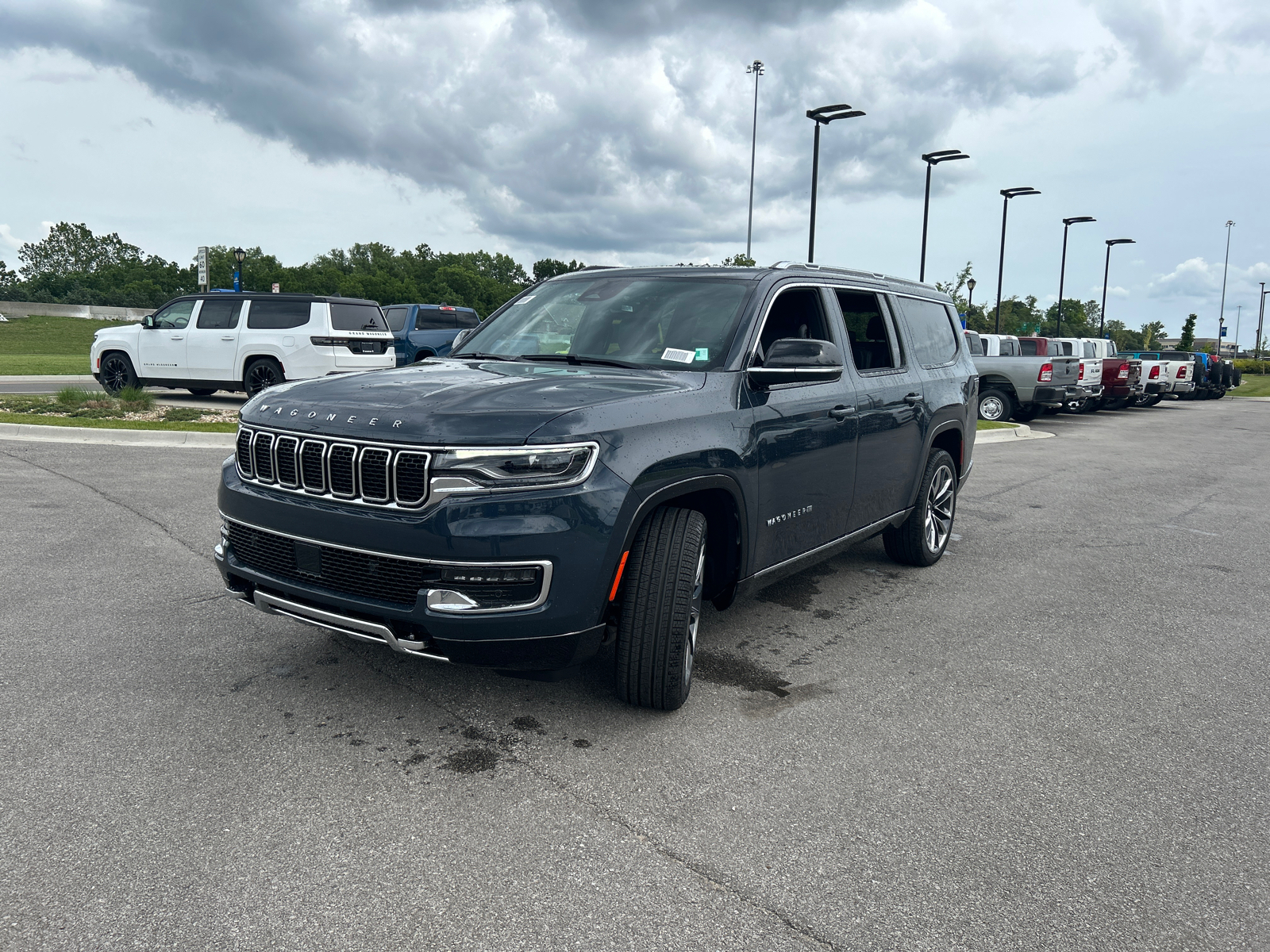 2024 Jeep Wagoneer L Series III 4