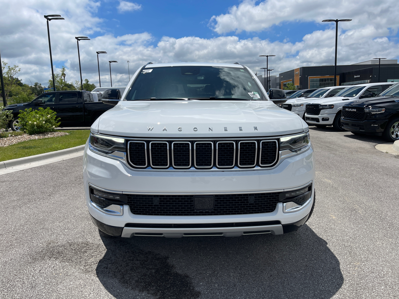 2024 Jeep Wagoneer L Series II 3