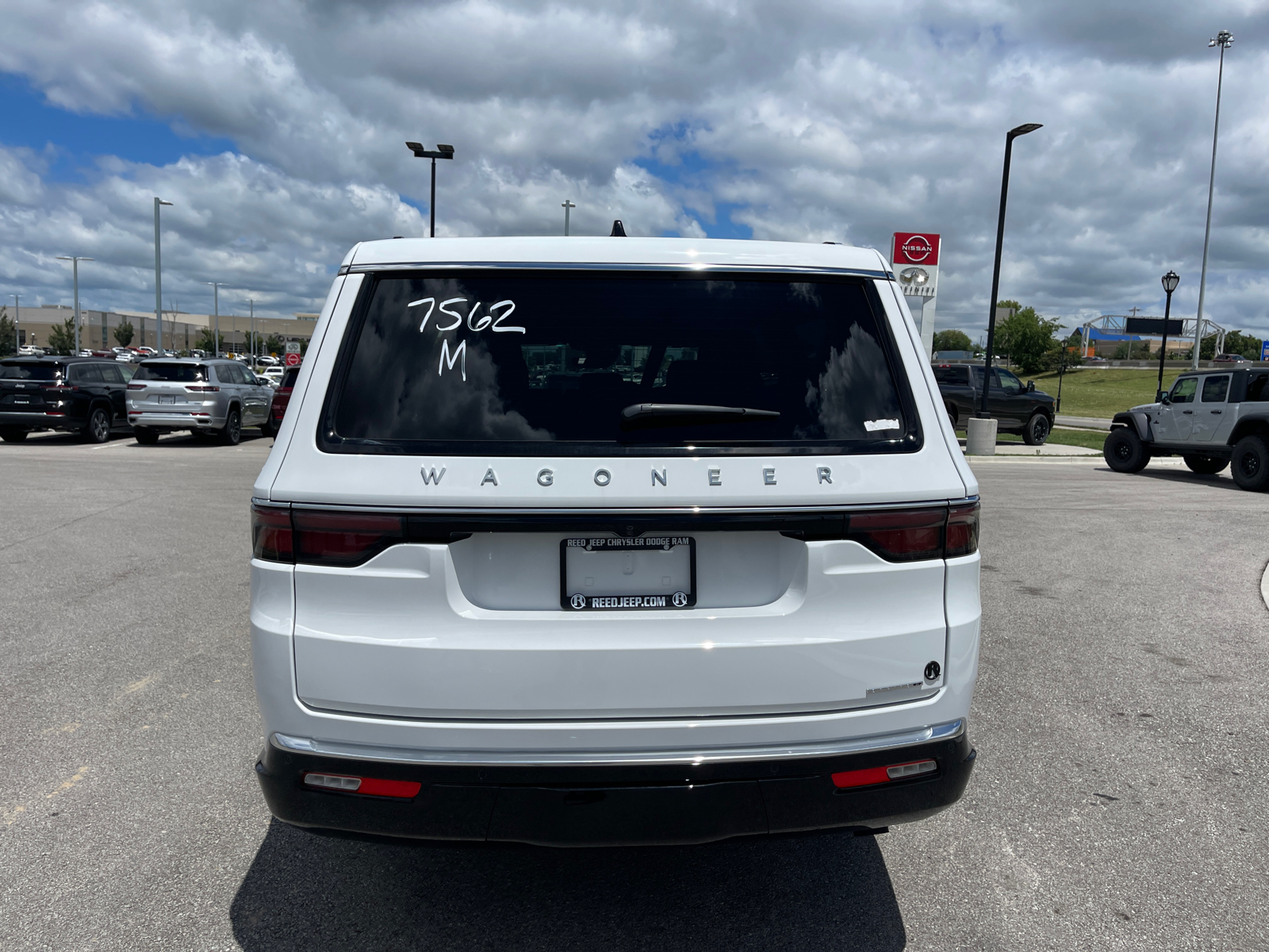 2024 Jeep Wagoneer L Series II 8