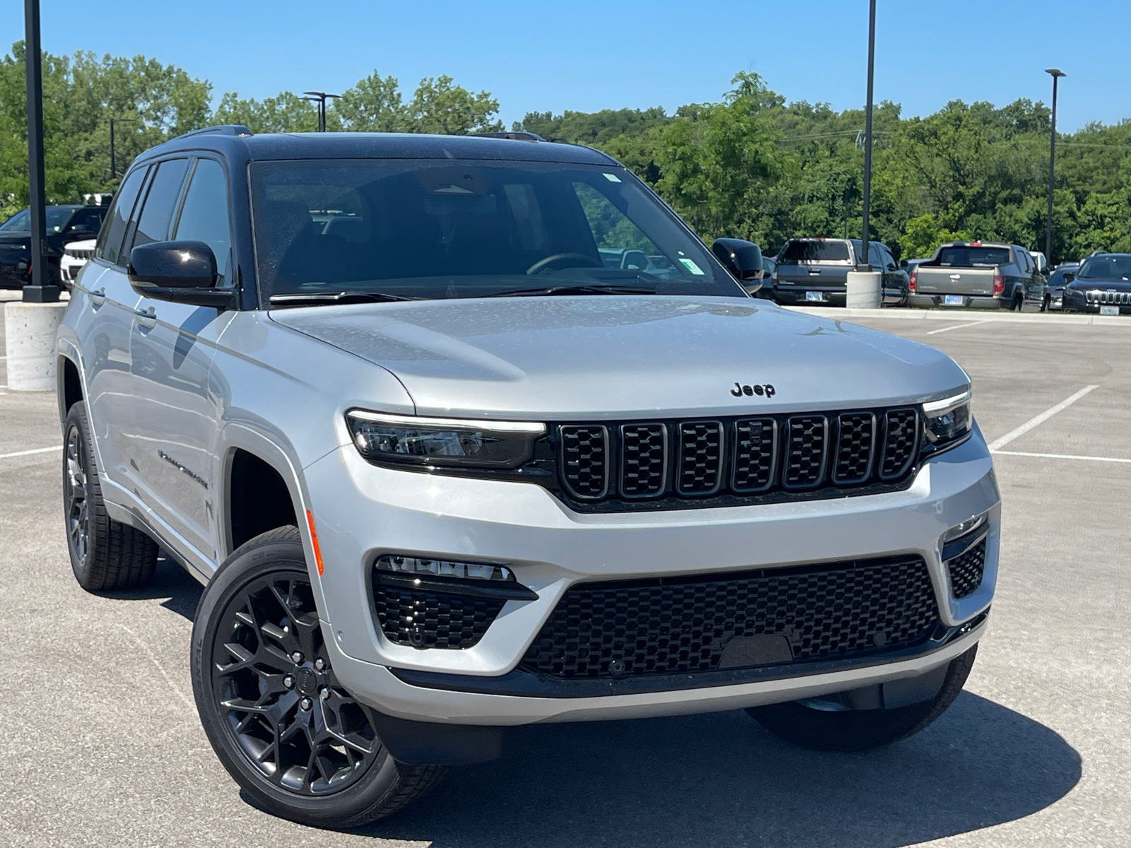 2024 Jeep Grand Cherokee Summit 2