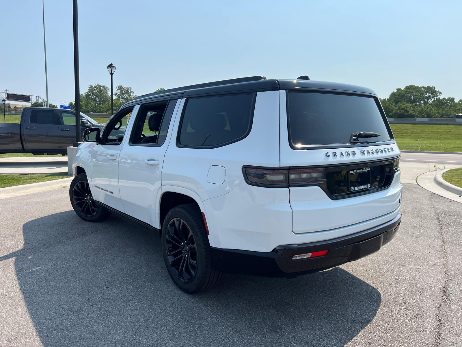 2024 Jeep Grand Wagoneer Series III Obsidian 7