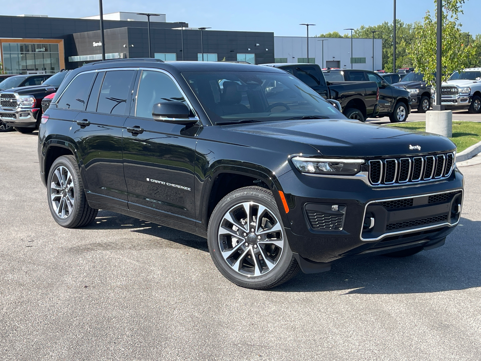 2024 Jeep Grand Cherokee Overland 1