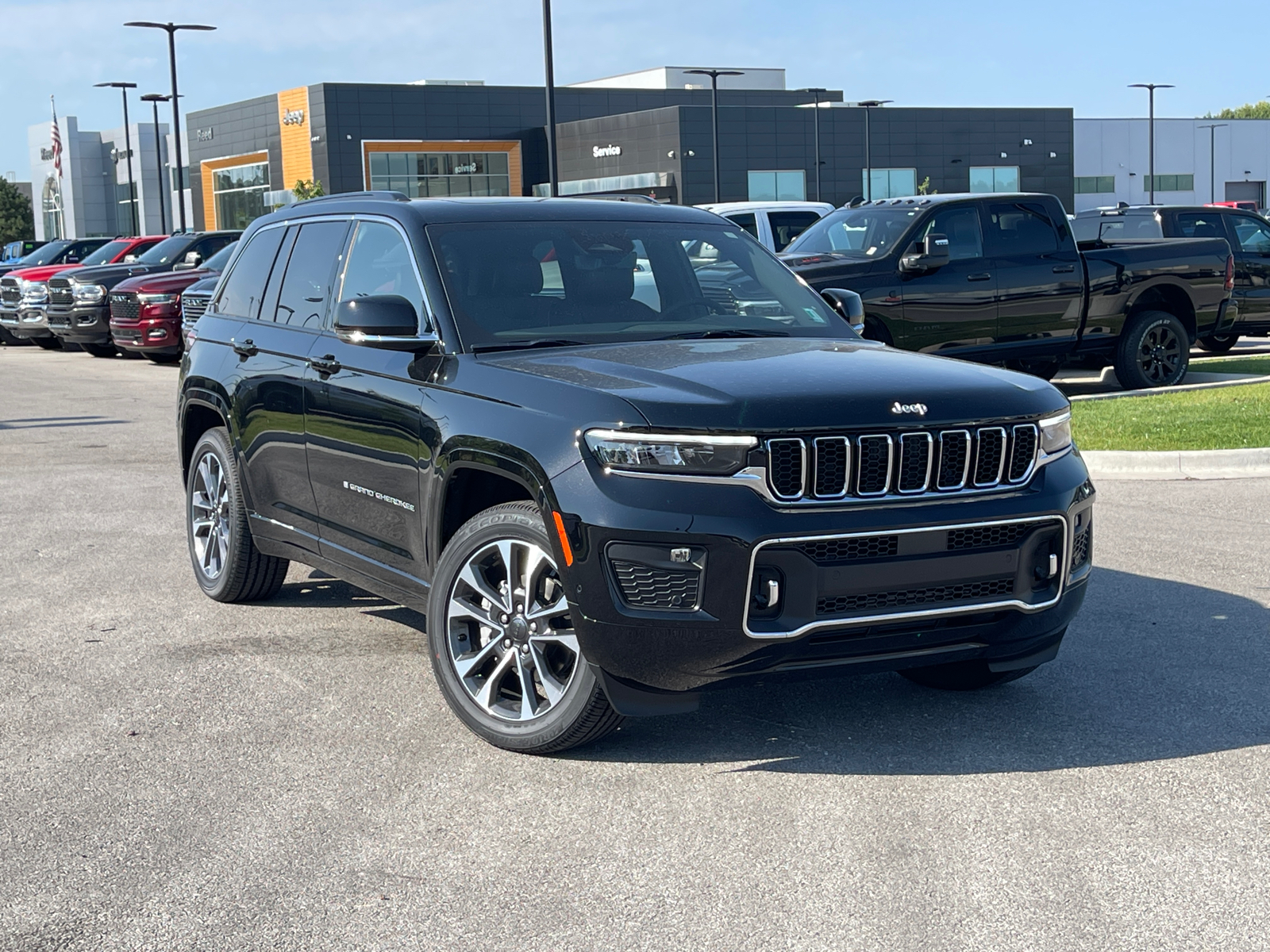 2024 Jeep Grand Cherokee Overland 2