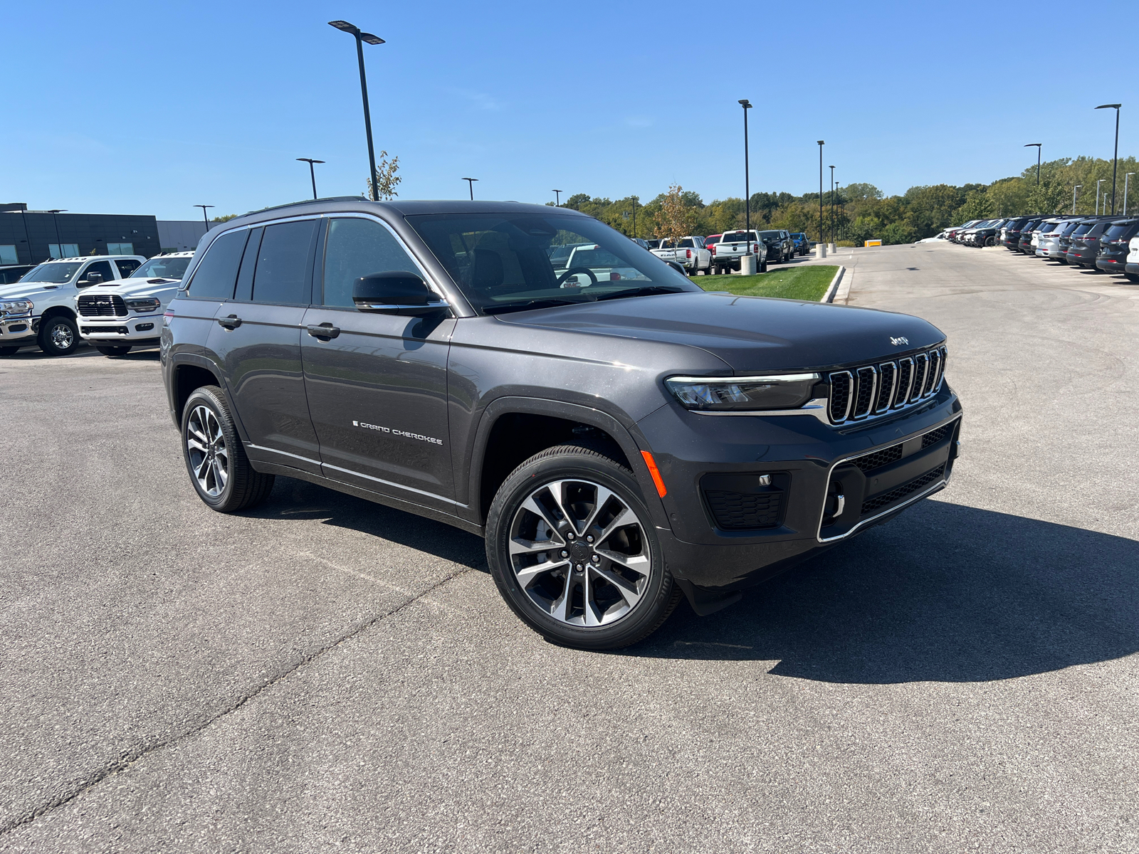 2024 Jeep Grand Cherokee Overland 1