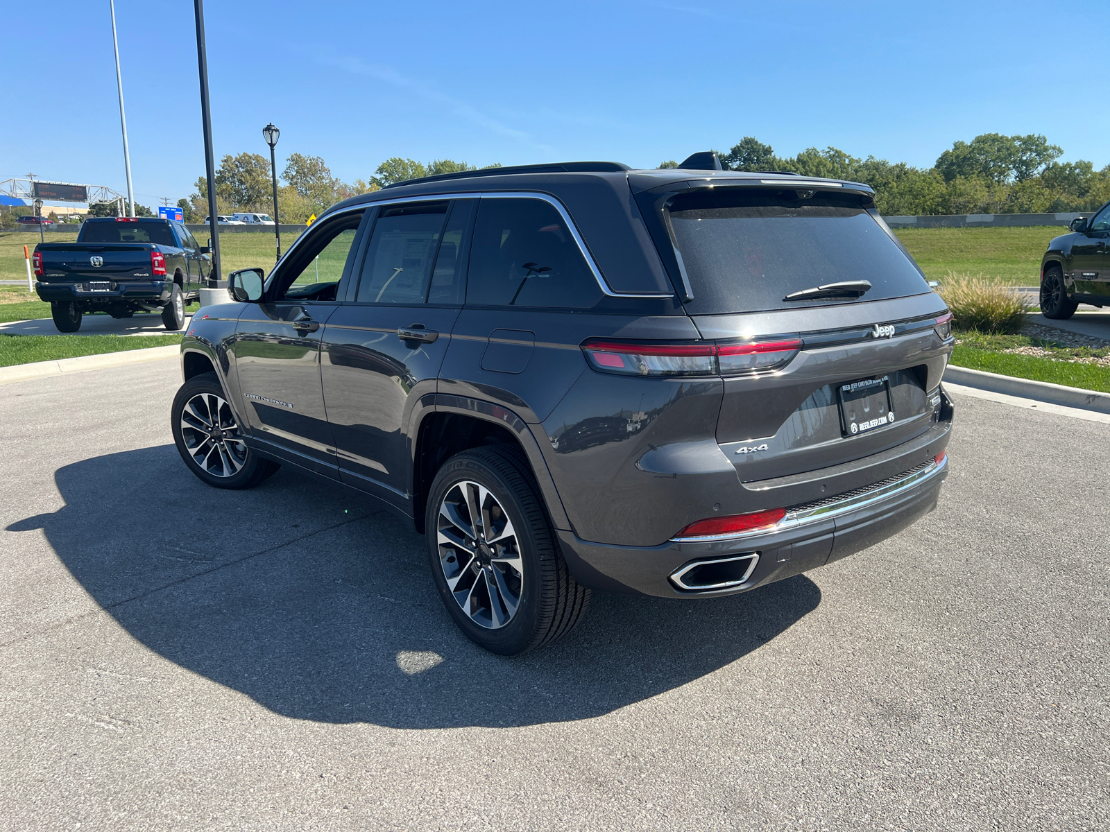 2024 Jeep Grand Cherokee Overland 7