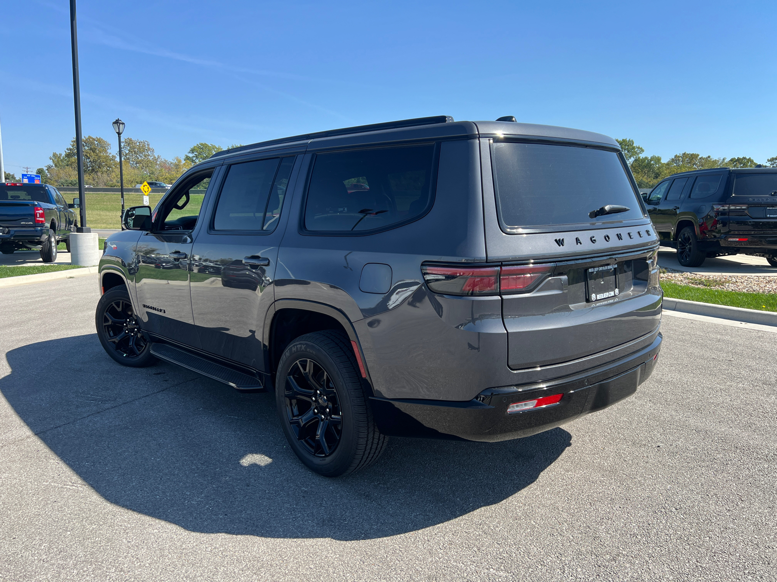 2024 Jeep Wagoneer Series II 7