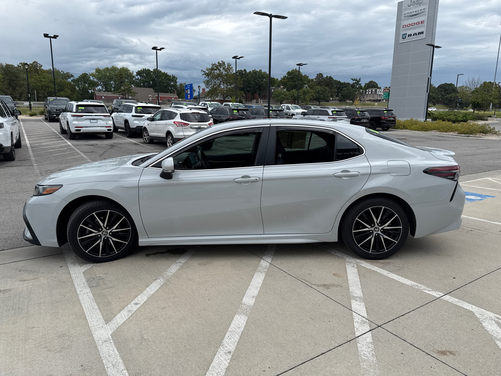 2022 Toyota Camry SE 5