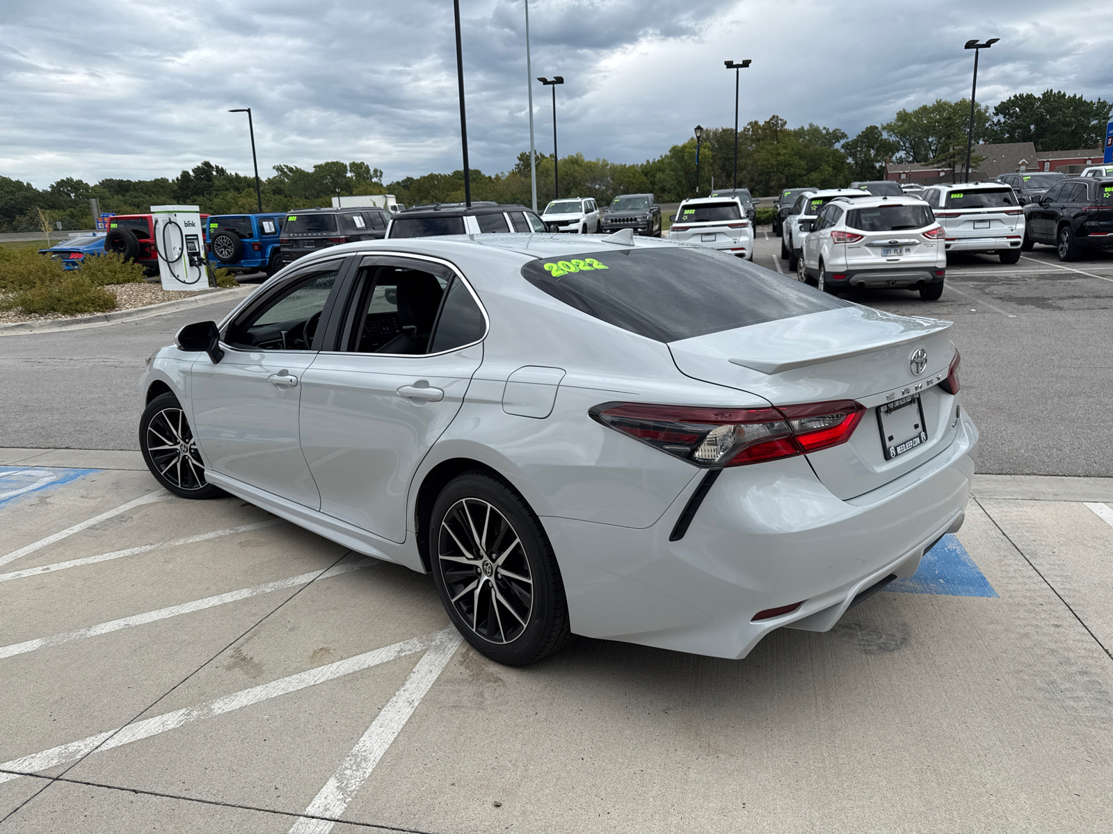 2022 Toyota Camry SE 7