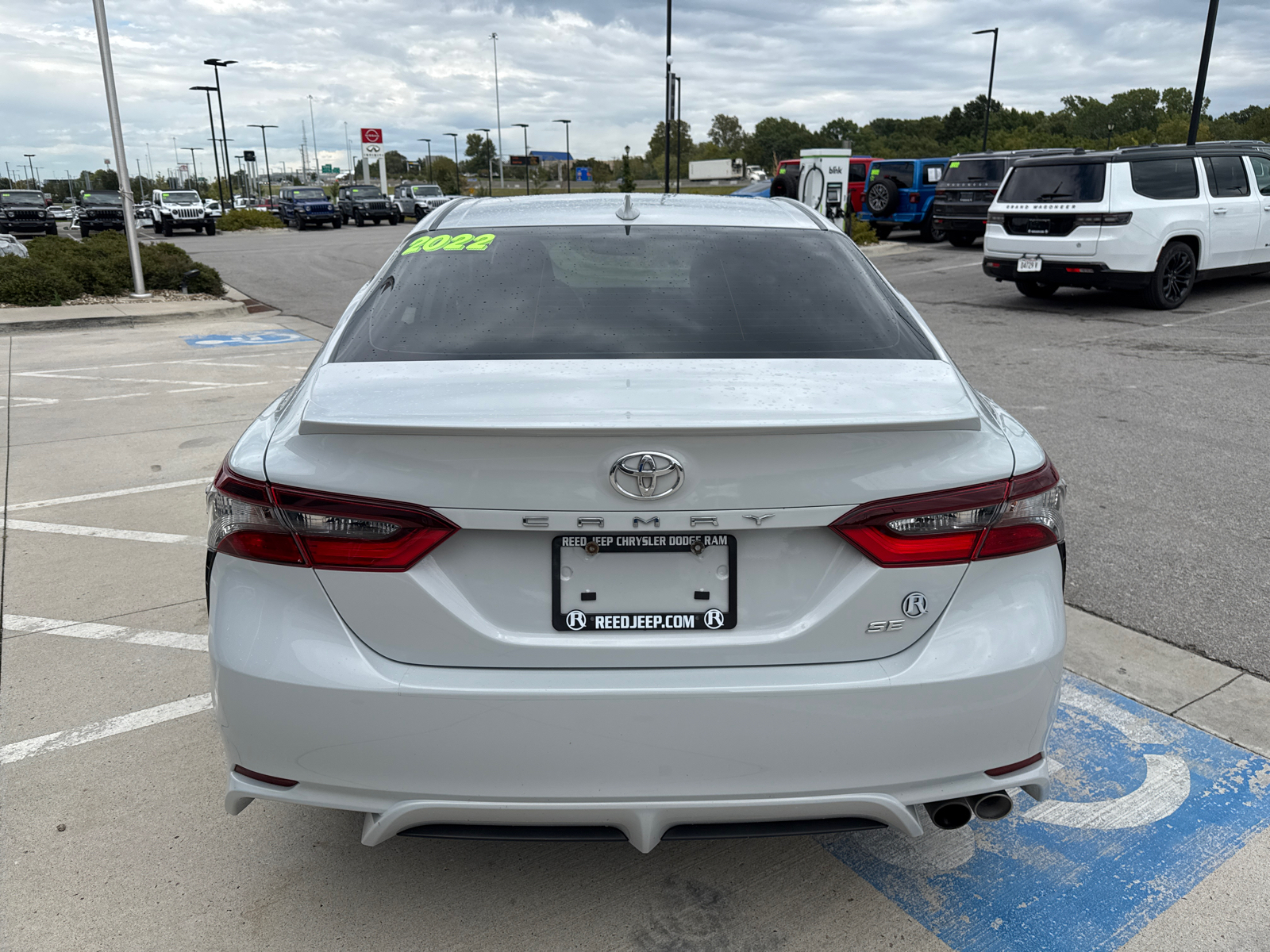 2022 Toyota Camry SE 8