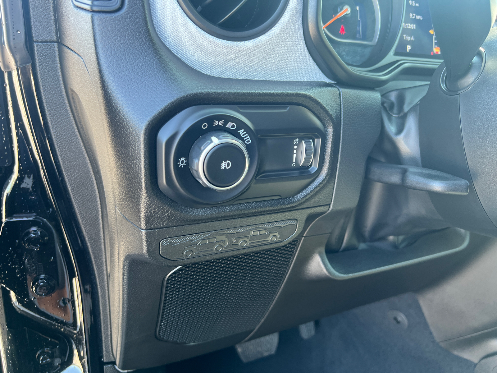 2024 Jeep Wrangler Sport S 18