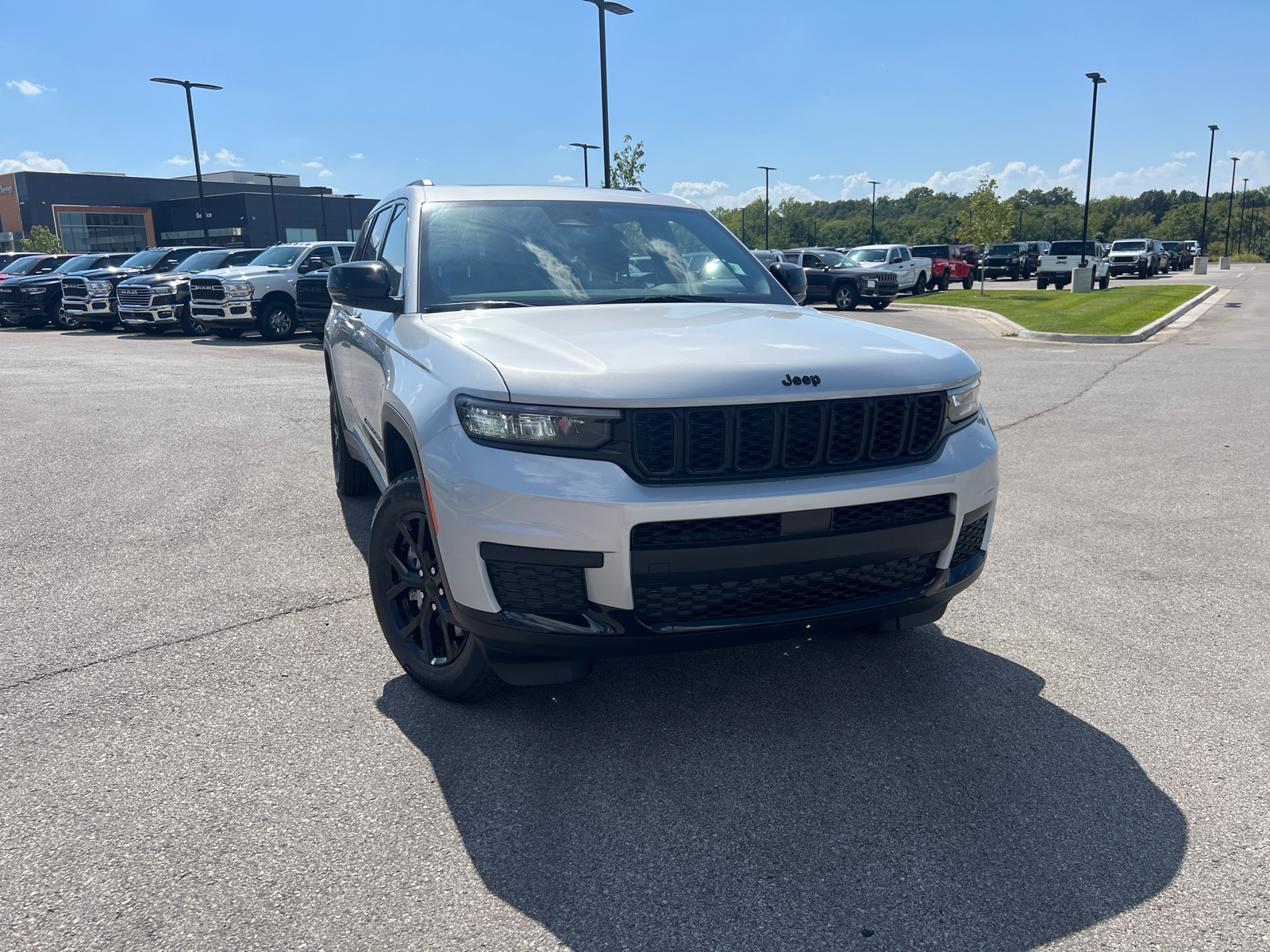 2024 Jeep Grand Cherokee L Altitude X 2