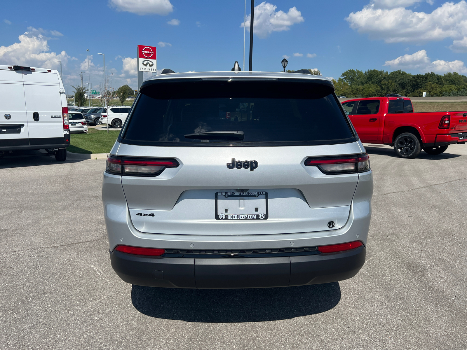 2024 Jeep Grand Cherokee L Altitude X 8