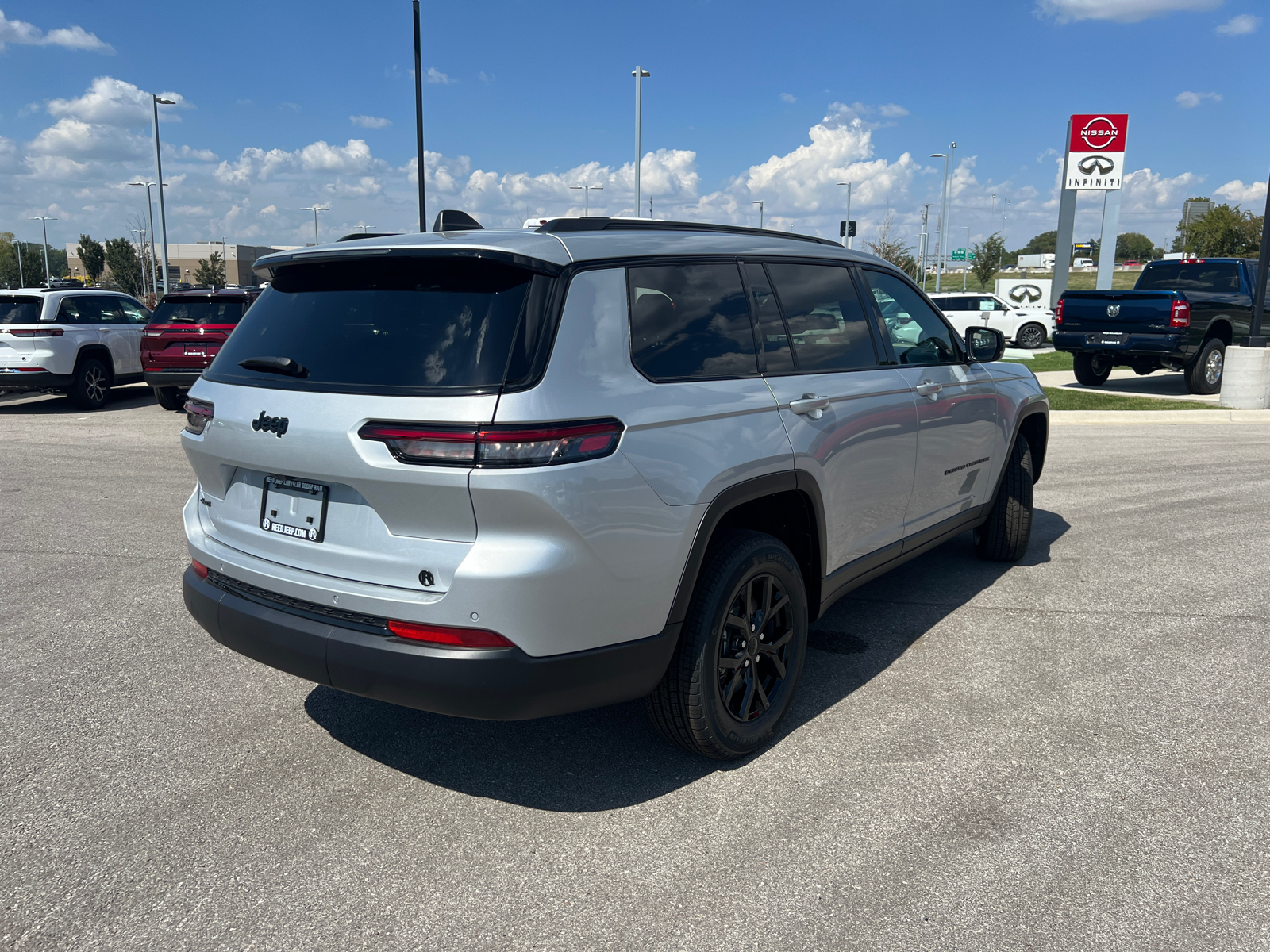 2024 Jeep Grand Cherokee L Altitude X 9