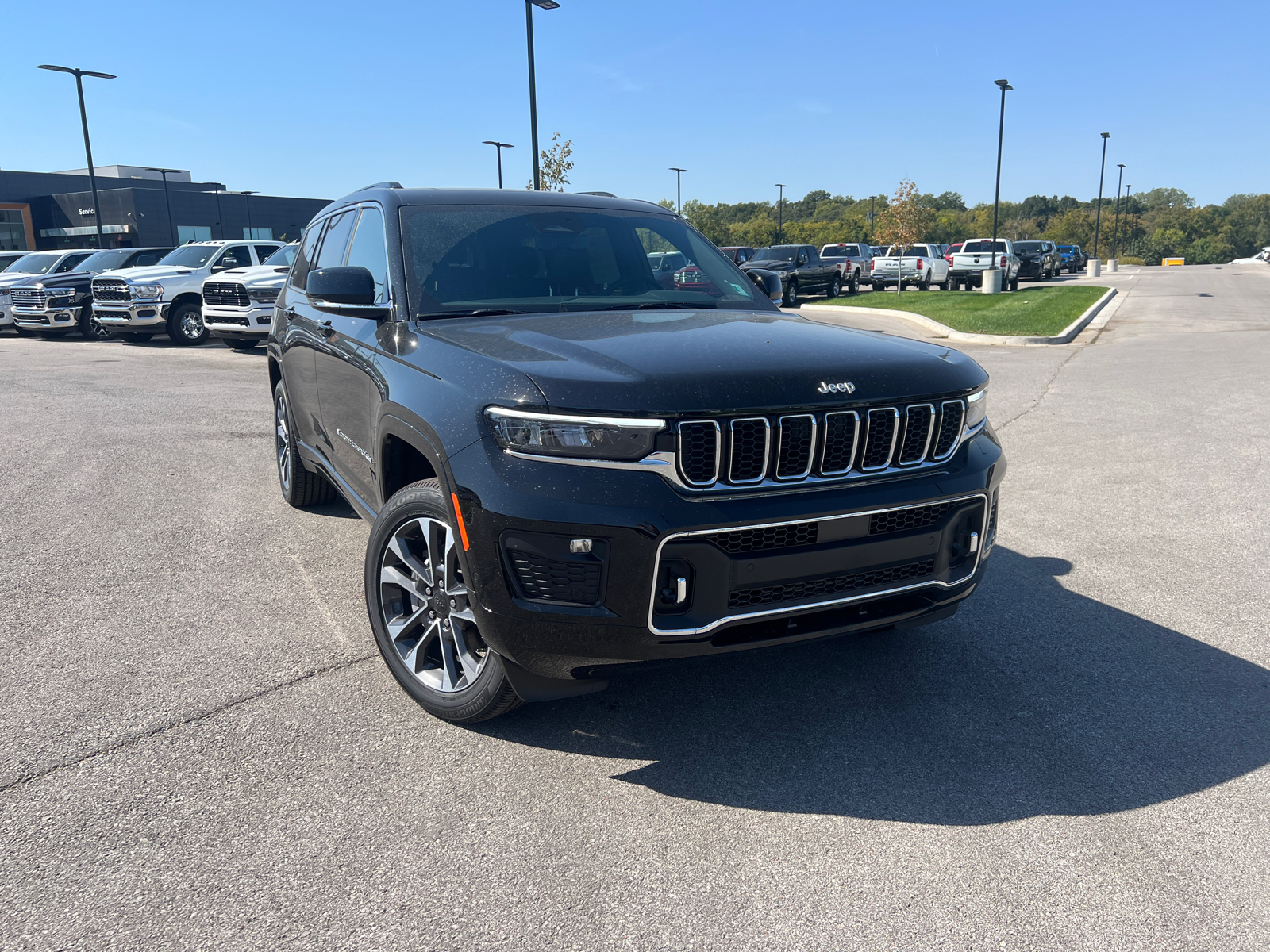 2024 Jeep Grand Cherokee L Overland 2