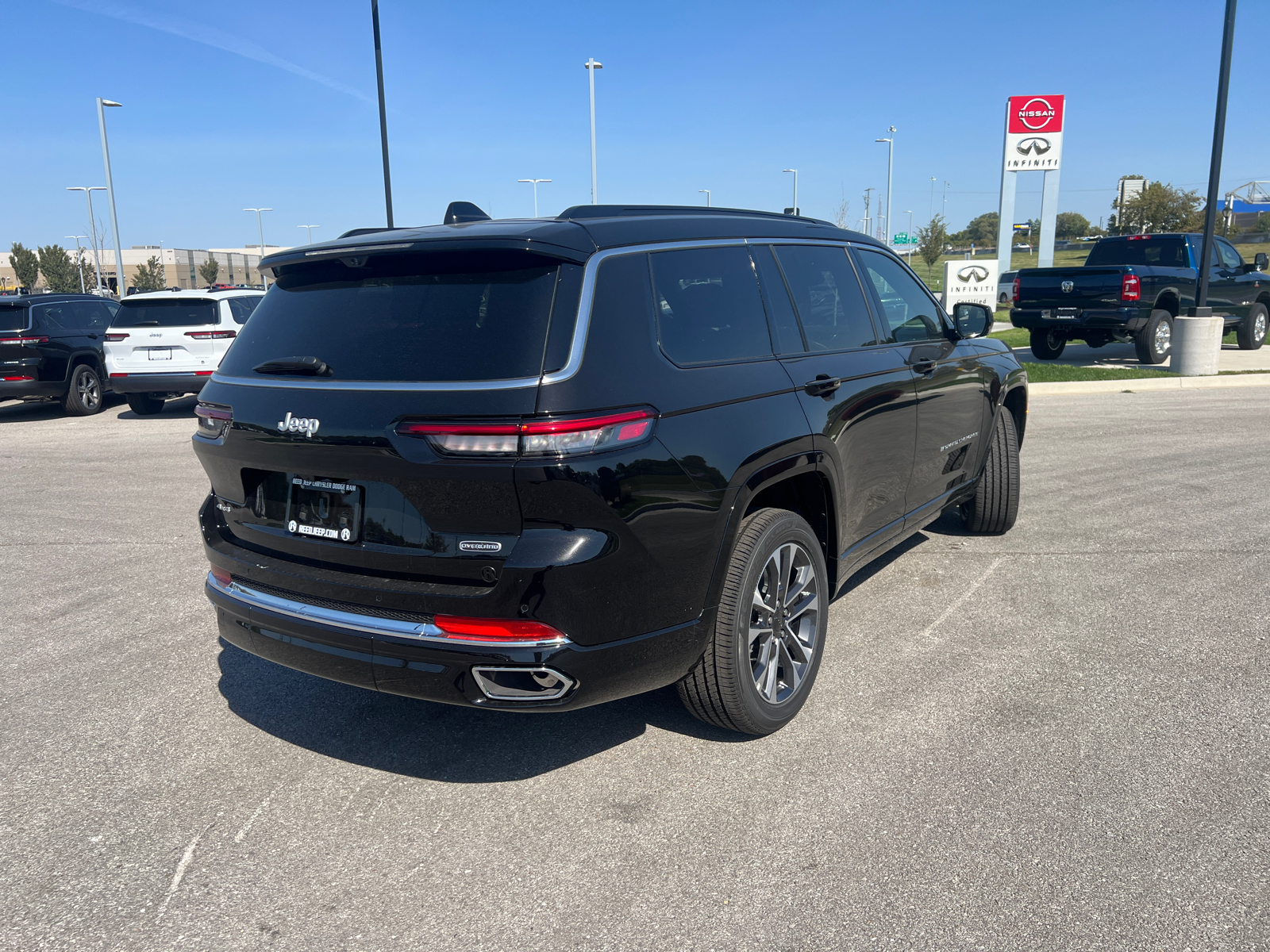 2024 Jeep Grand Cherokee L Overland 9