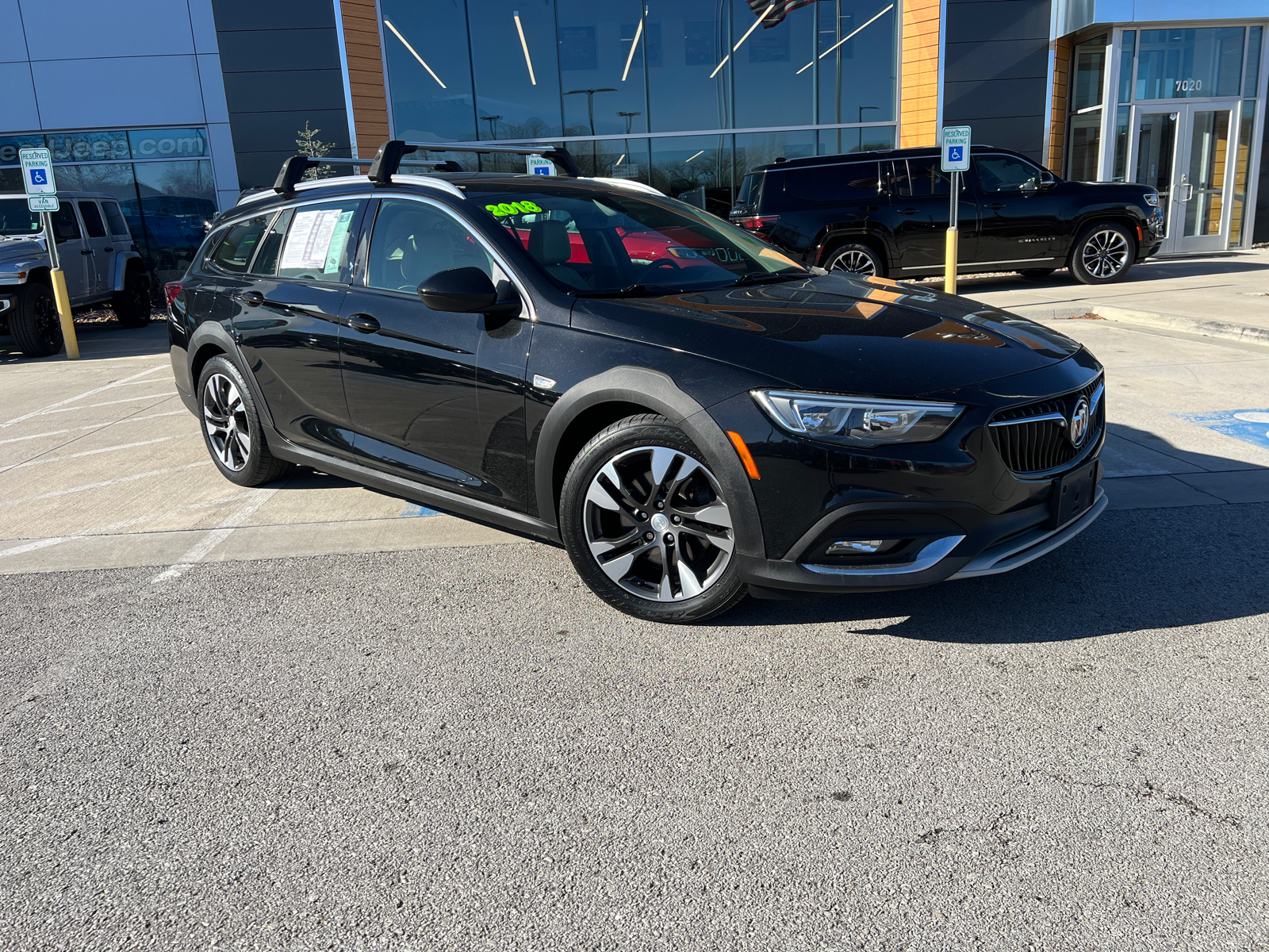 2018 Buick Regal TourX Essence 1