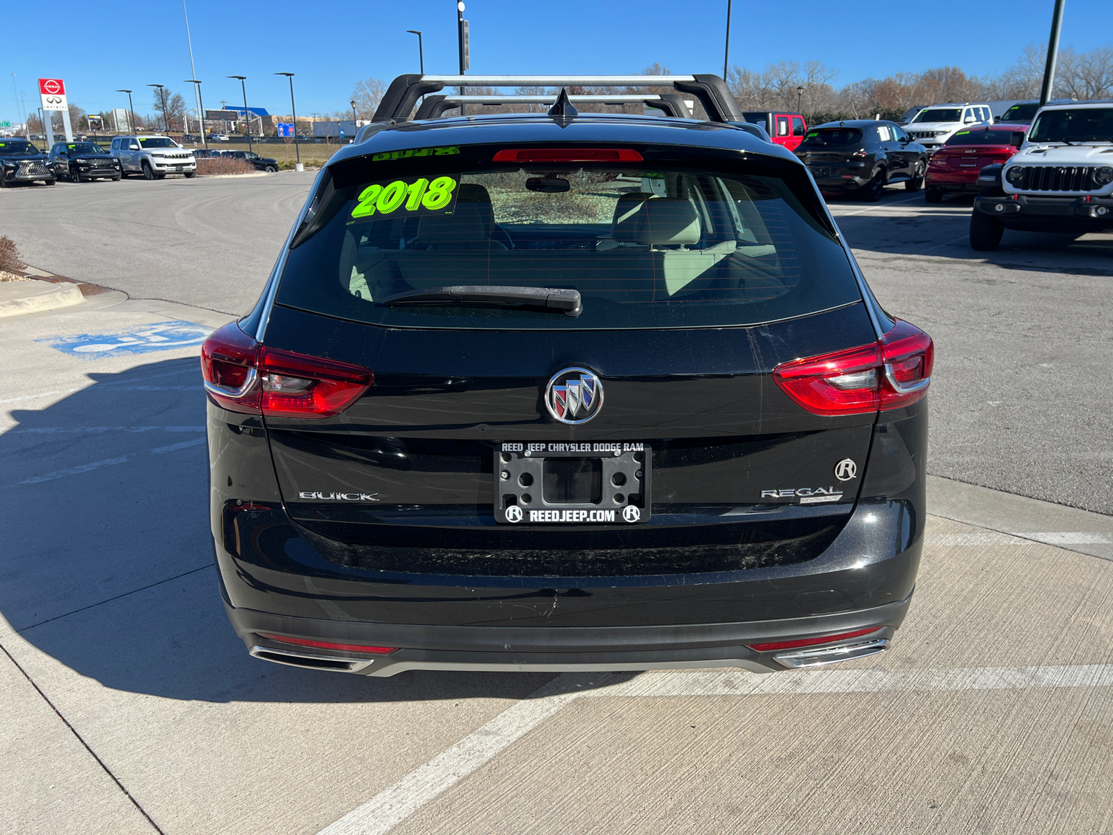 2018 Buick Regal TourX Essence 8