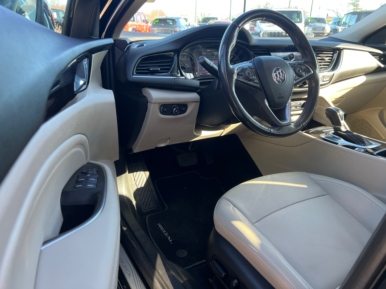 2018 Buick Regal TourX Essence 17