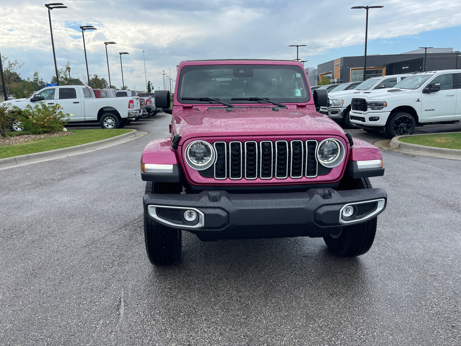 2024 Jeep Wrangler Sahara 3