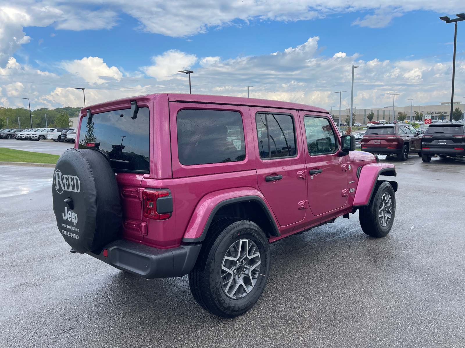 2024 Jeep Wrangler Sahara 9