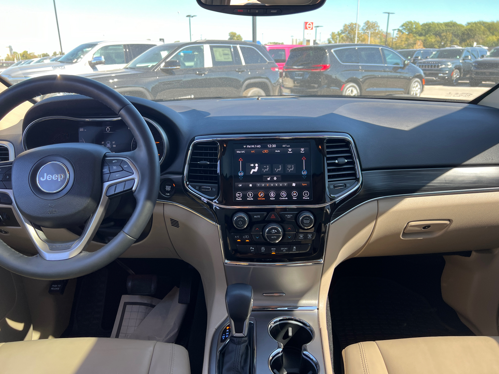 2019 Jeep Grand Cherokee Limited 16