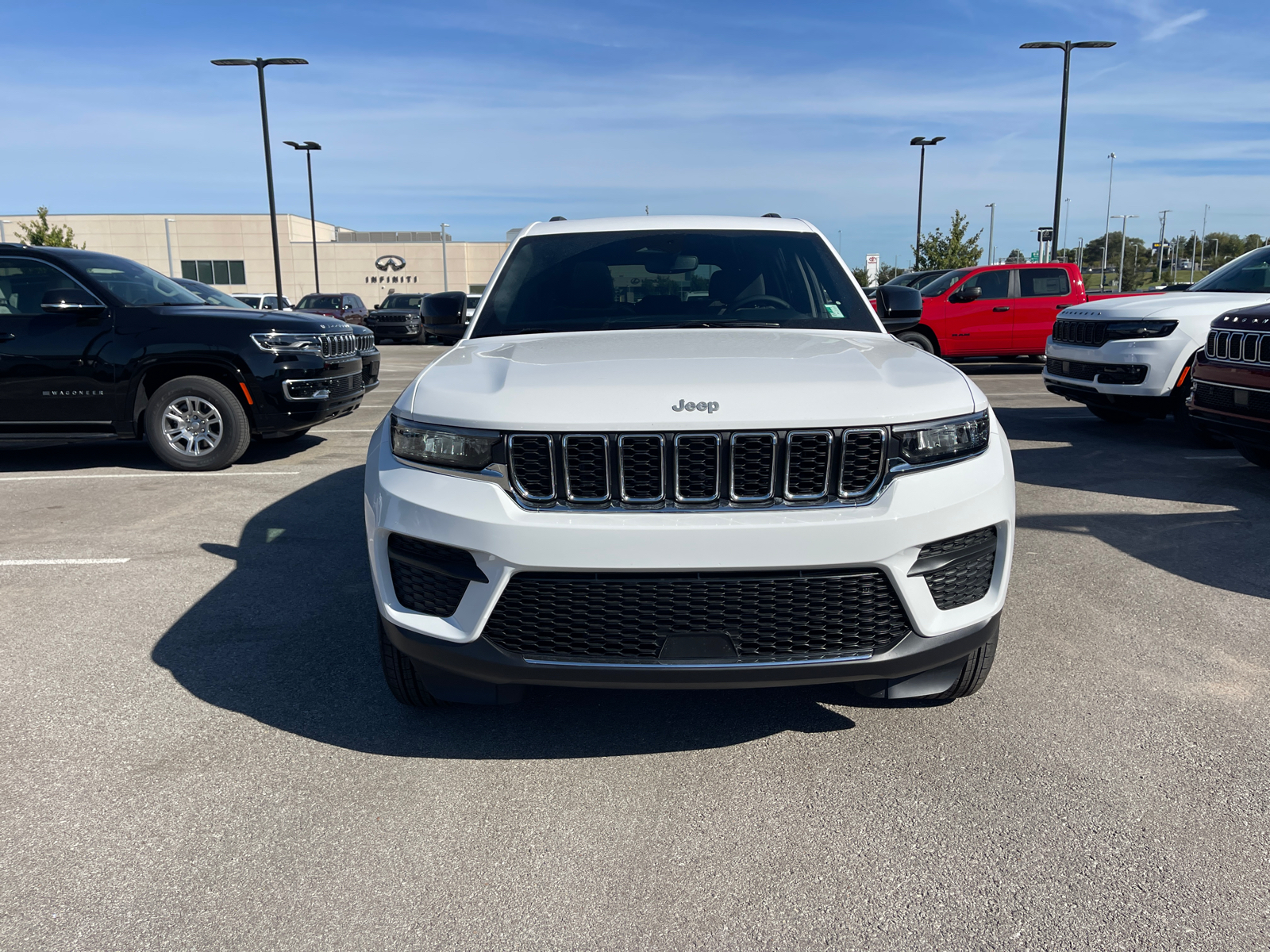 2024 Jeep Grand Cherokee Laredo X 3