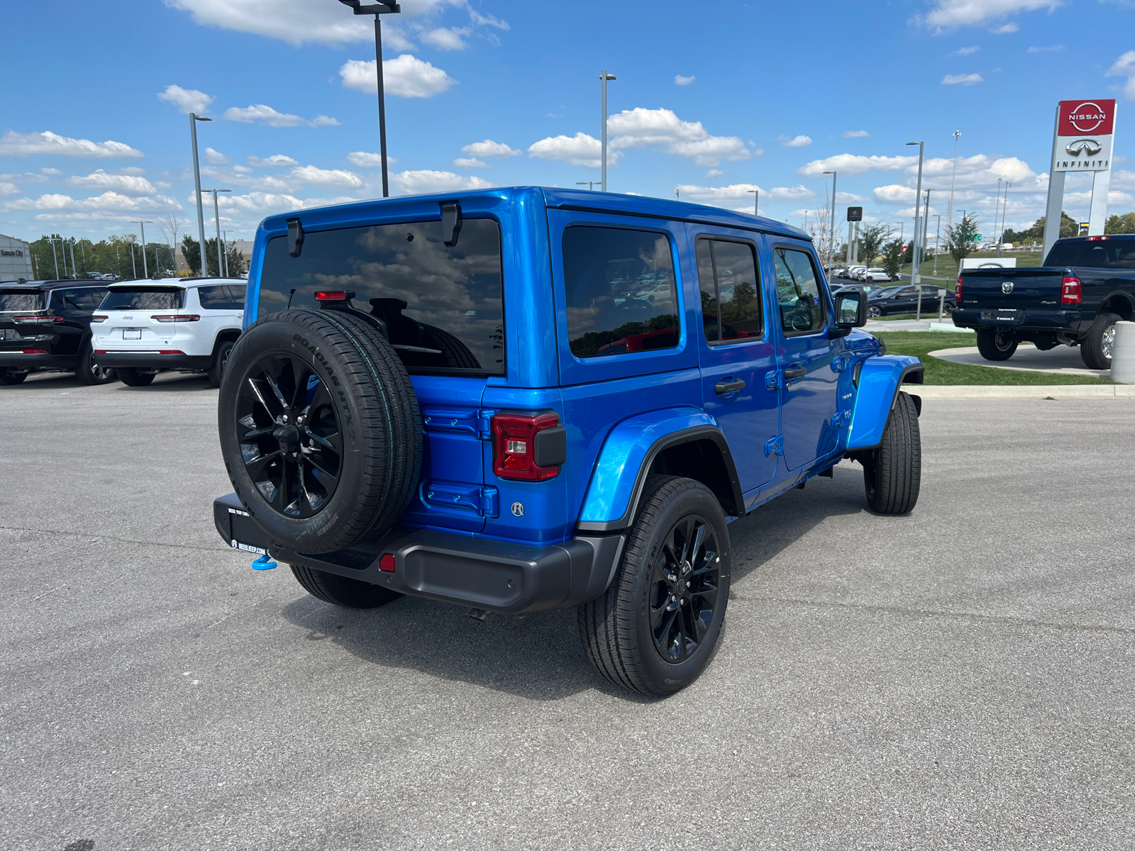 2024 Jeep Wrangler 4xe Sahara 9